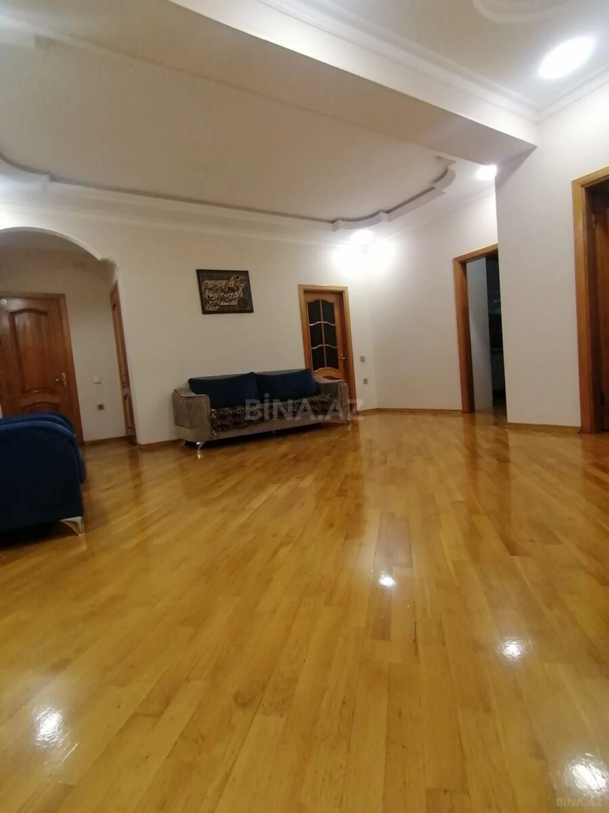 Satılır 3 otaqlı mənzil 140 m²