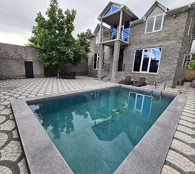 Satılır 5 otaqlı həyət evi 160 m²