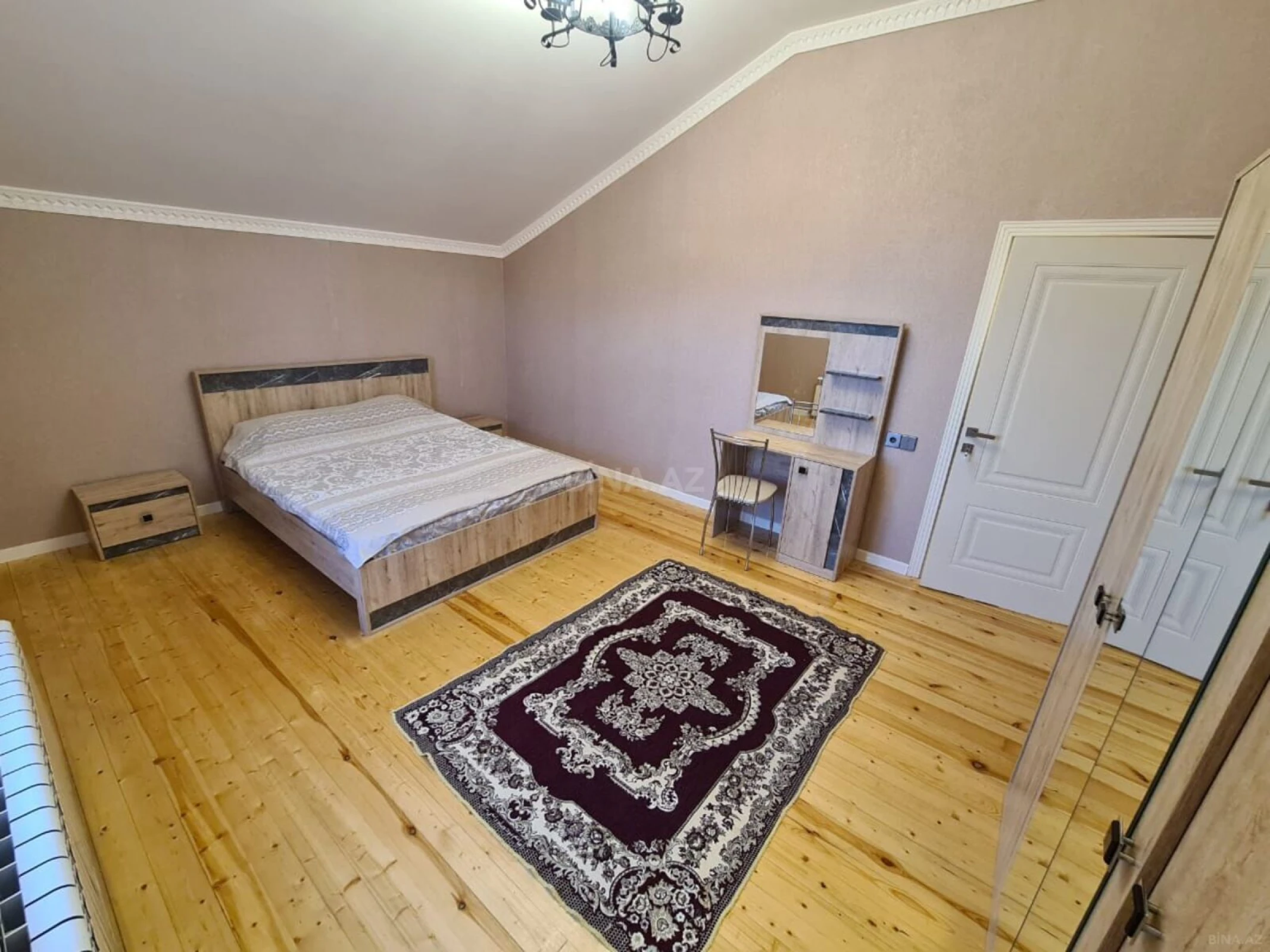 Satılır 5 otaqlı həyət evi 160 m²