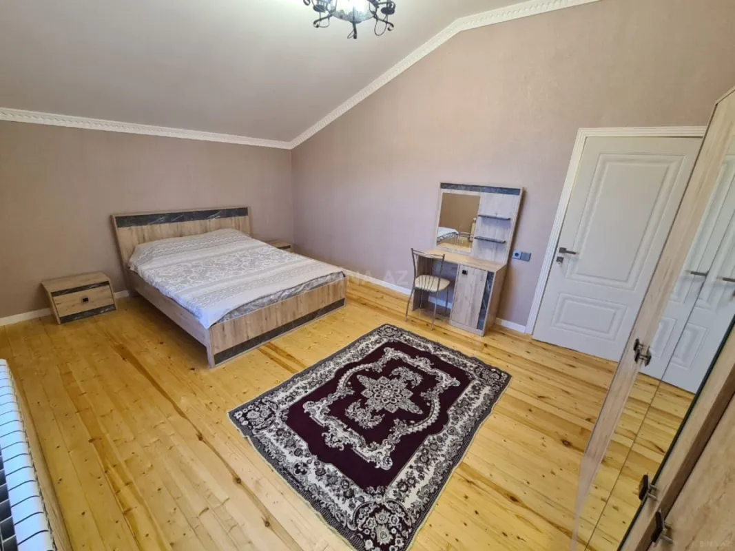Satılır 5 otaqlı həyət evi 160 m²