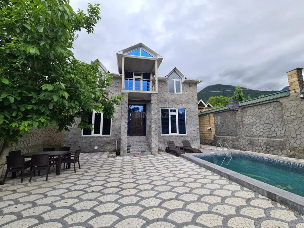 Satılır 5 otaqlı həyət evi 160 m²