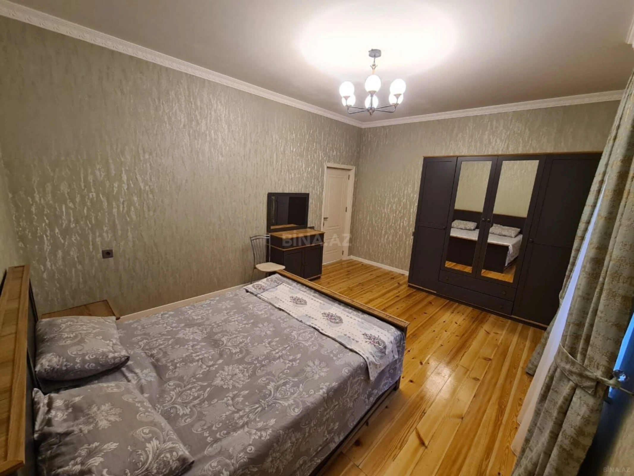 Satılır 5 otaqlı həyət evi 160 m²