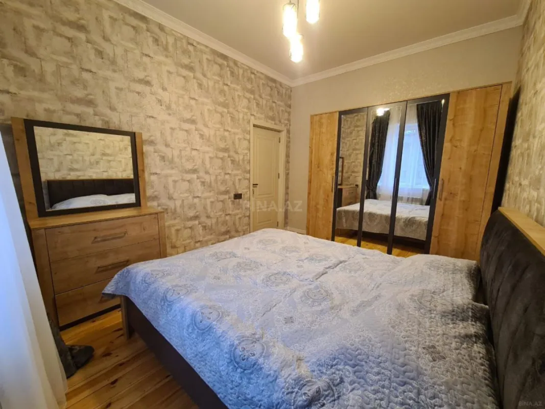 Satılır 5 otaqlı həyət evi 160 m²