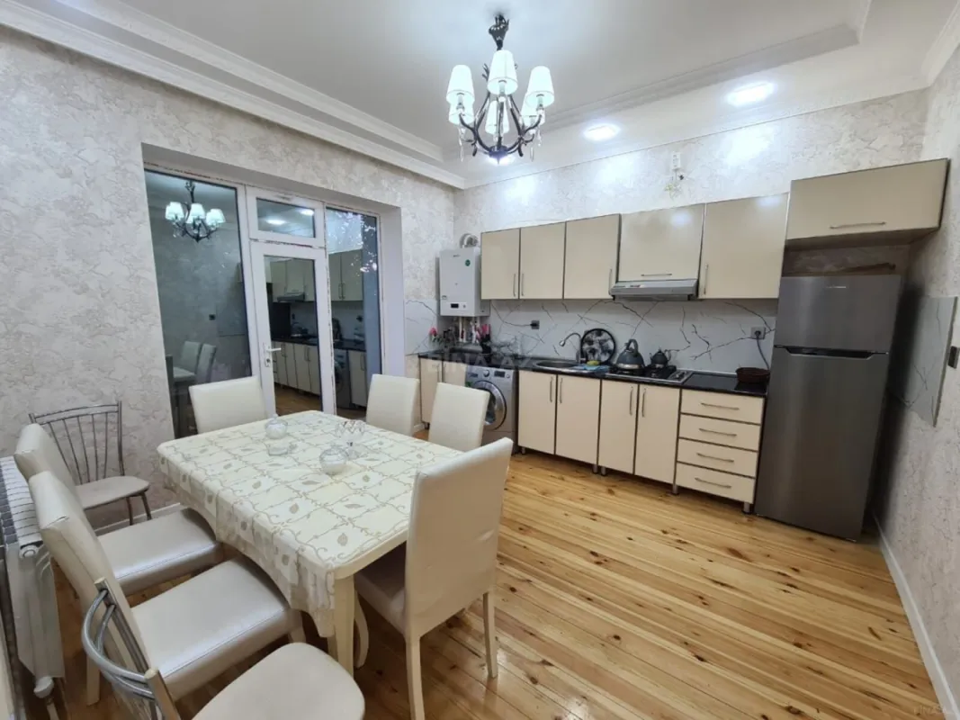 Satılır 5 otaqlı həyət evi 160 m²
