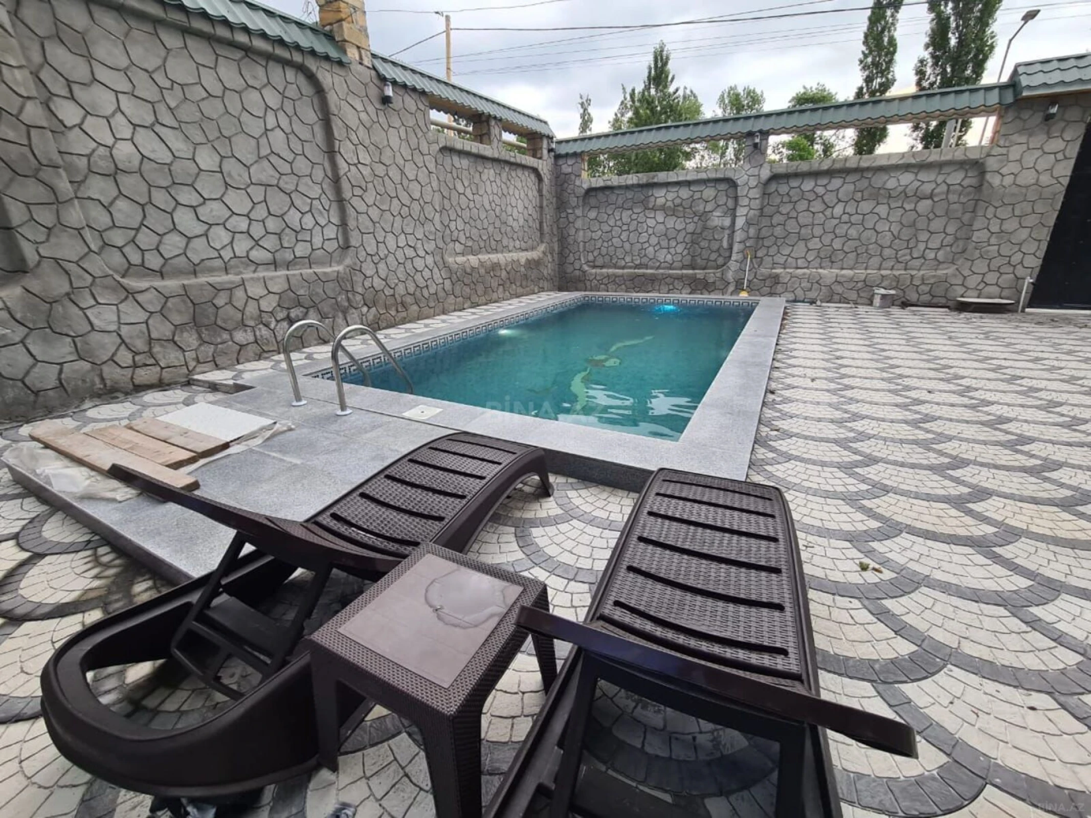 Satılır 5 otaqlı həyət evi 160 m²