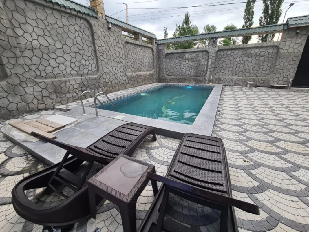 Satılır 5 otaqlı həyət evi 160 m²