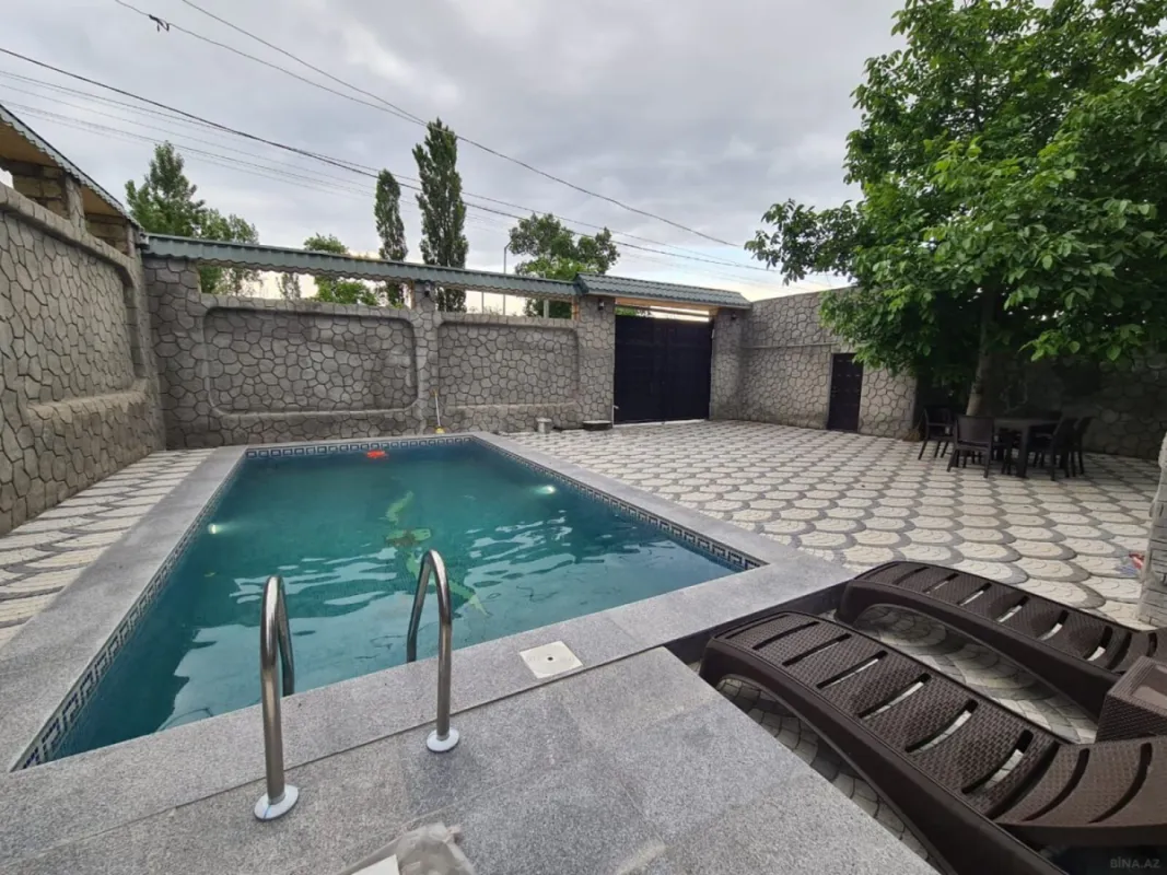 Satılır 5 otaqlı həyət evi 160 m²