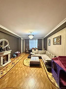 Satılır 3 otaqlı mənzil 153 m²