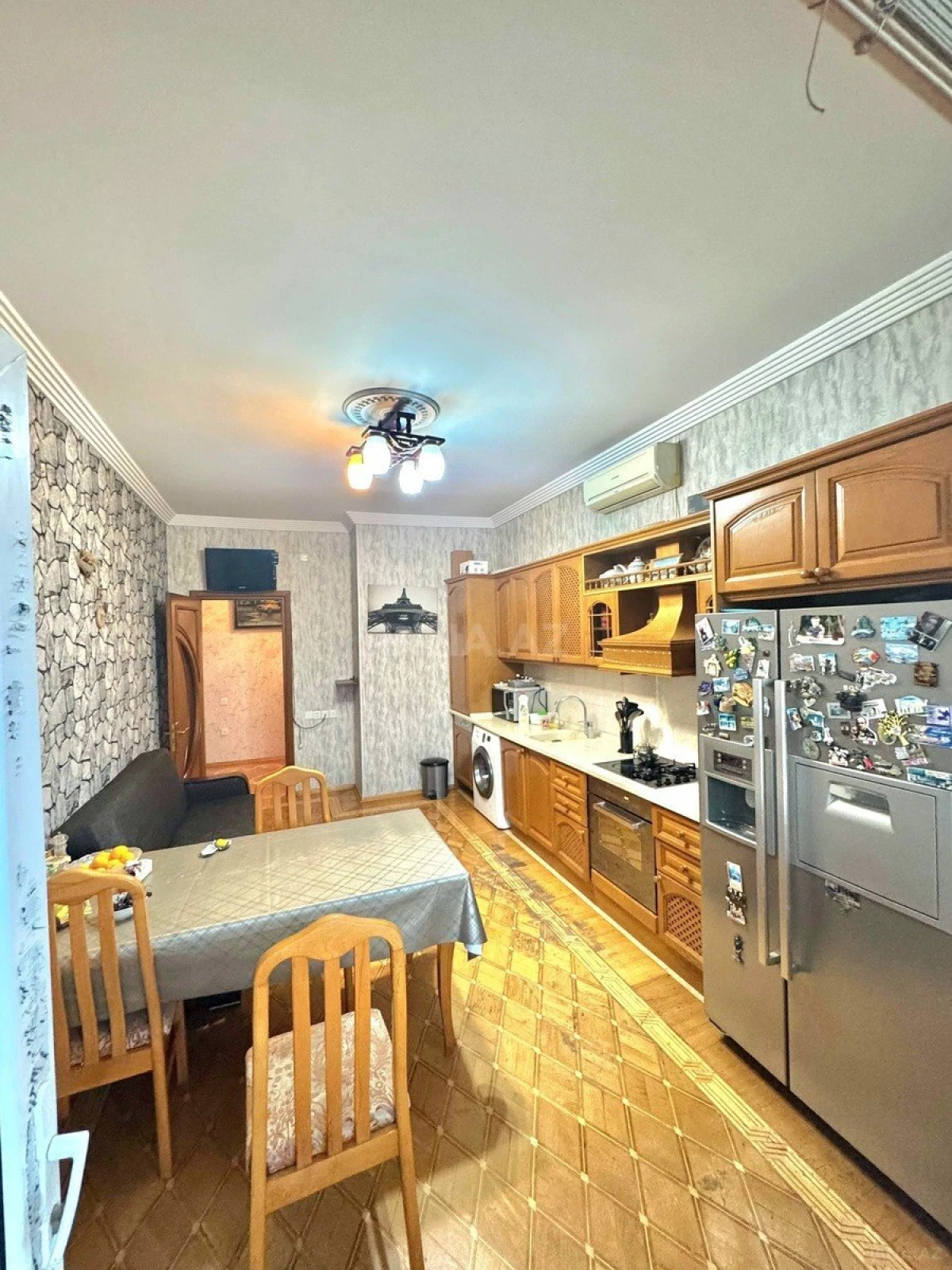 Satılır 3 otaqlı mənzil 153 m²