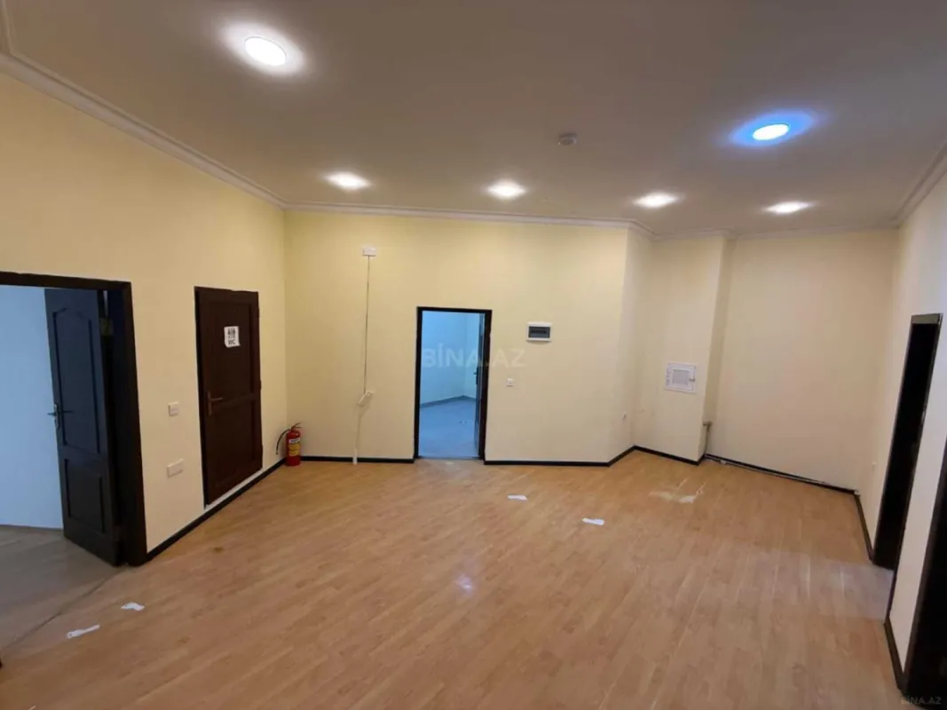 Kirayə verilir 6 otaqlı mənzil 225 m²
