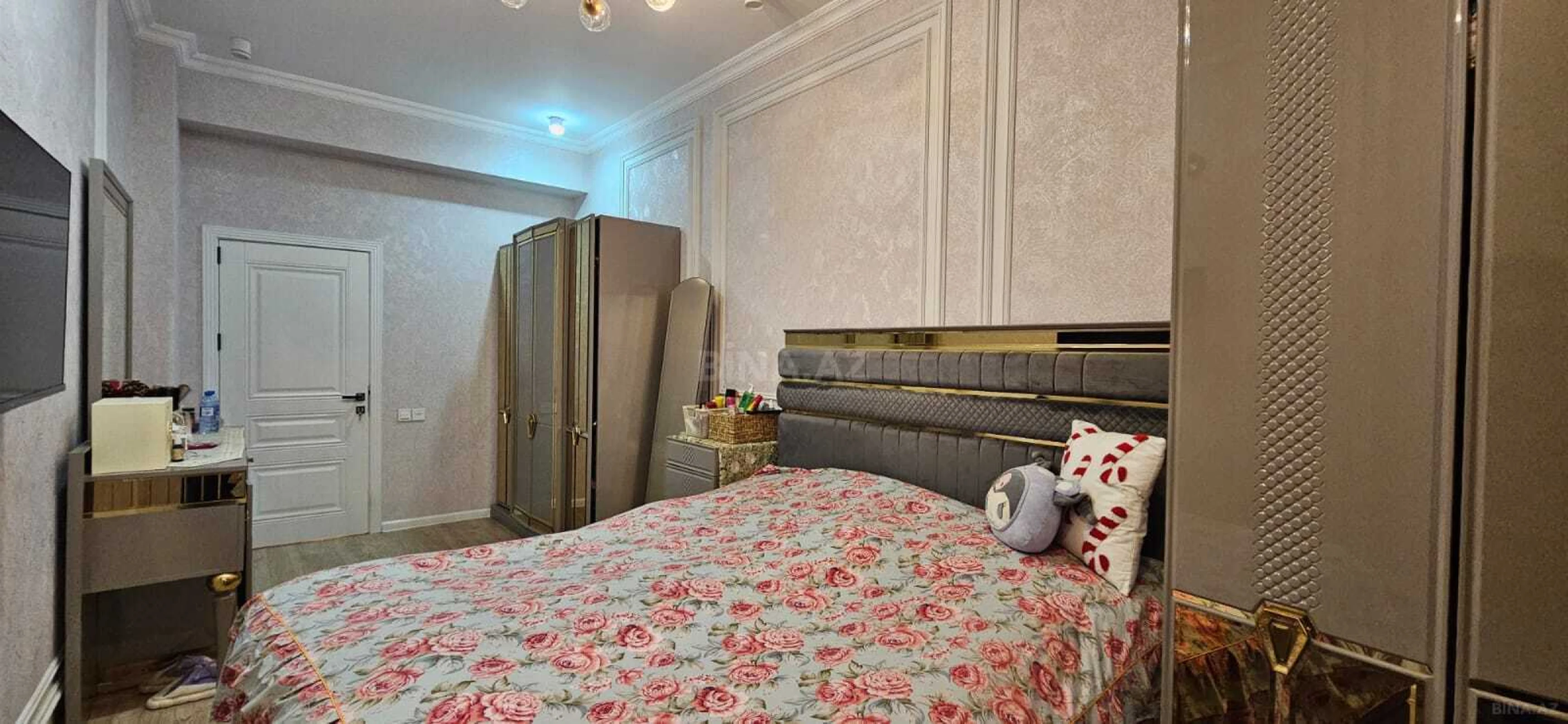 Satılır 3 otaqlı mənzil 118 m²