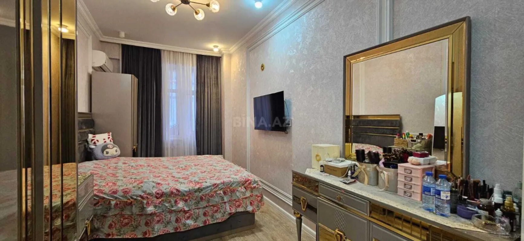 Satılır 3 otaqlı mənzil 118 m²