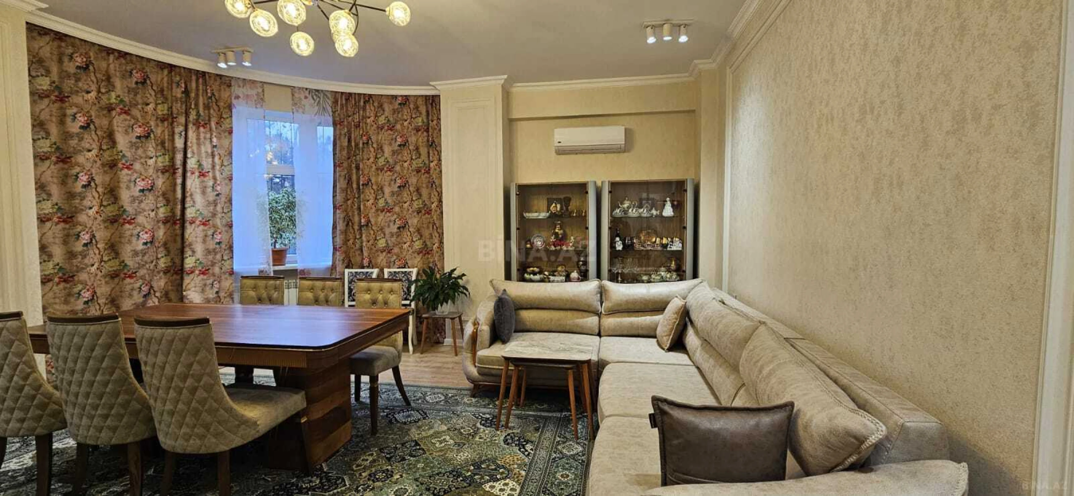Satılır 3 otaqlı mənzil 118 m²