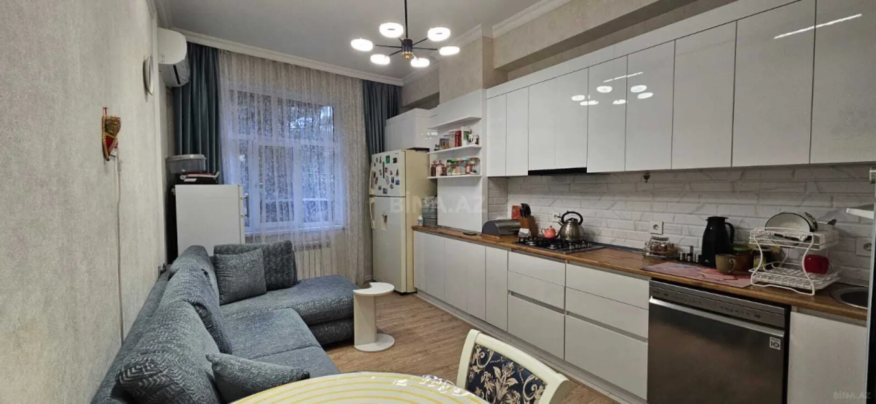 Satılır 3 otaqlı mənzil 118 m²