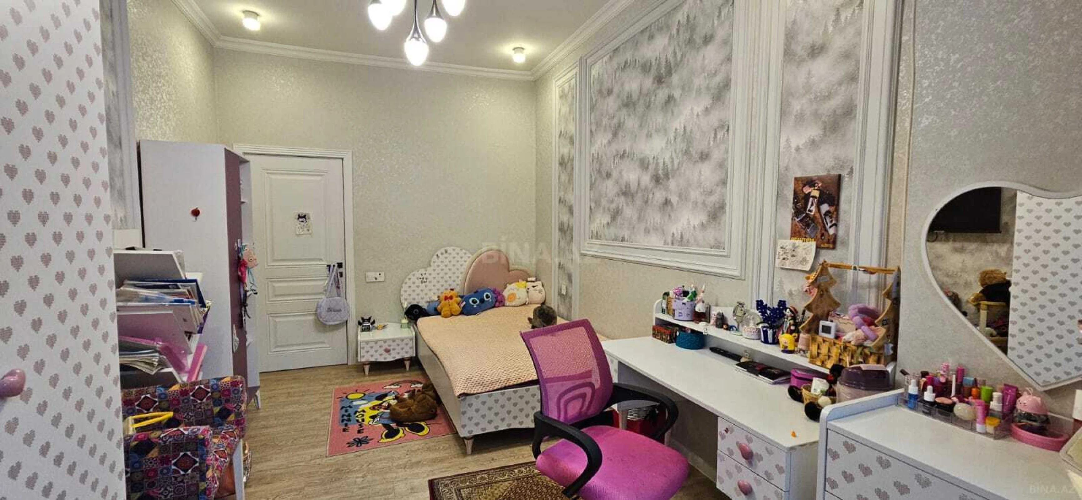 Satılır 3 otaqlı mənzil 118 m²