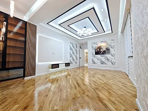Satılır 3 otaqlı mənzil 120 m²