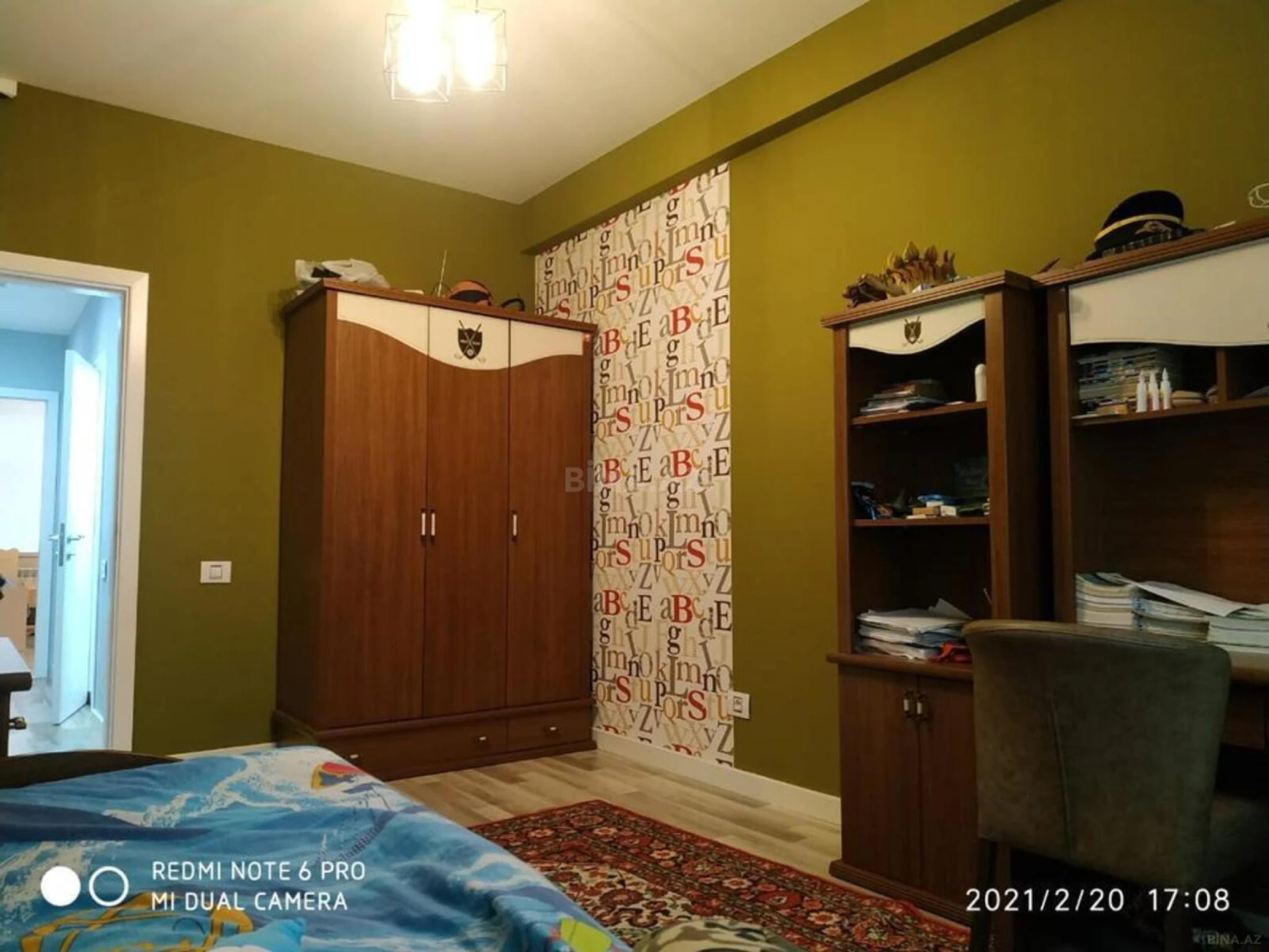Satılır 5 otaqlı mənzil 143 m²