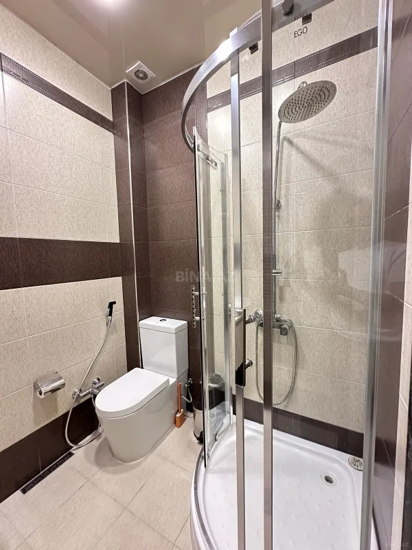 Satılır 4 otaqlı mənzil 204 m²