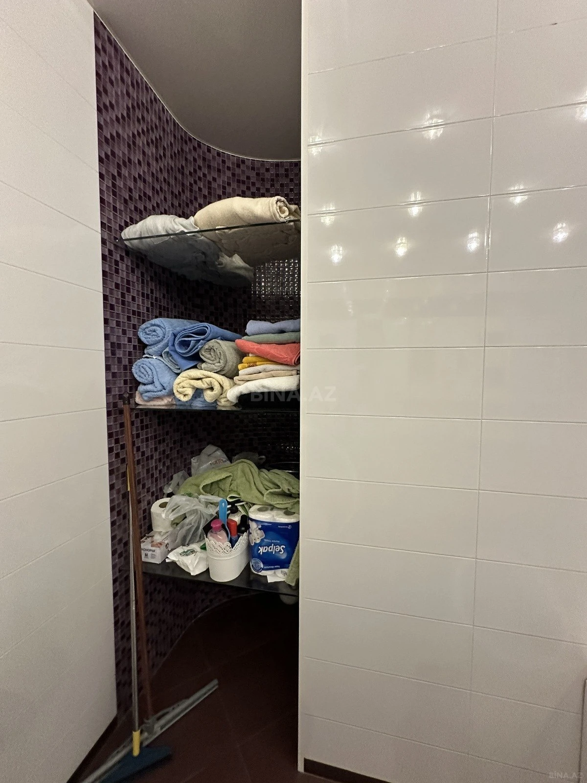 Satılır 4 otaqlı mənzil 204 m²