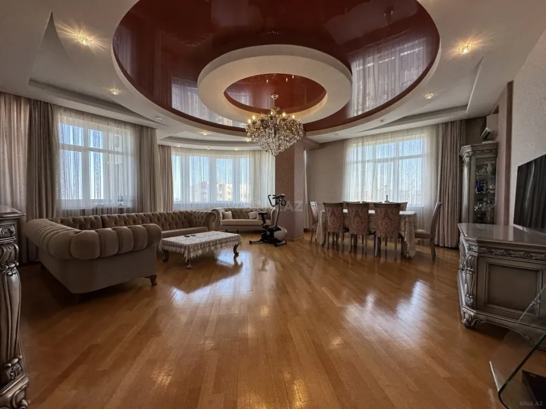 Satılır 4 otaqlı mənzil 204 m²