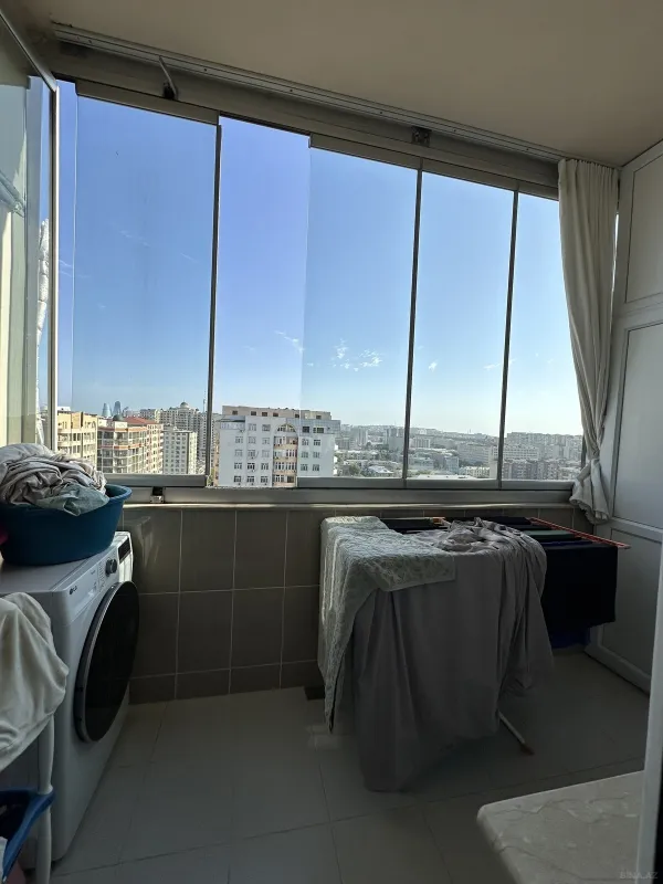 Satılır 4 otaqlı mənzil 204 m²
