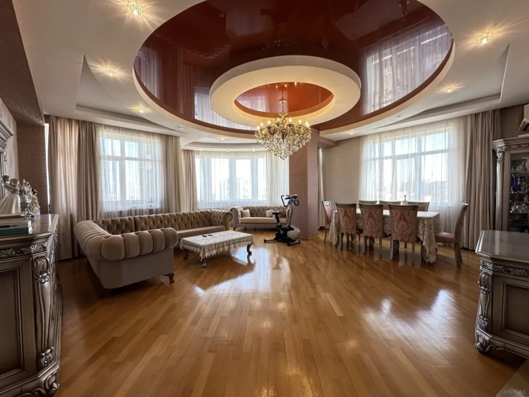 Satılır 4 otaqlı mənzil 204 m²