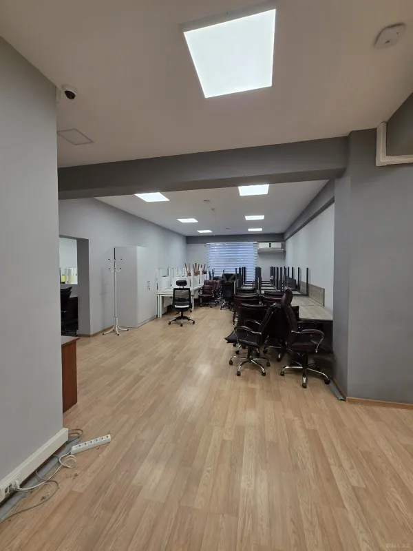 Satılır obyekt 400 m²