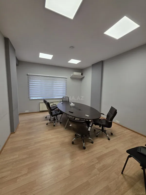 Satılır obyekt 400 m²