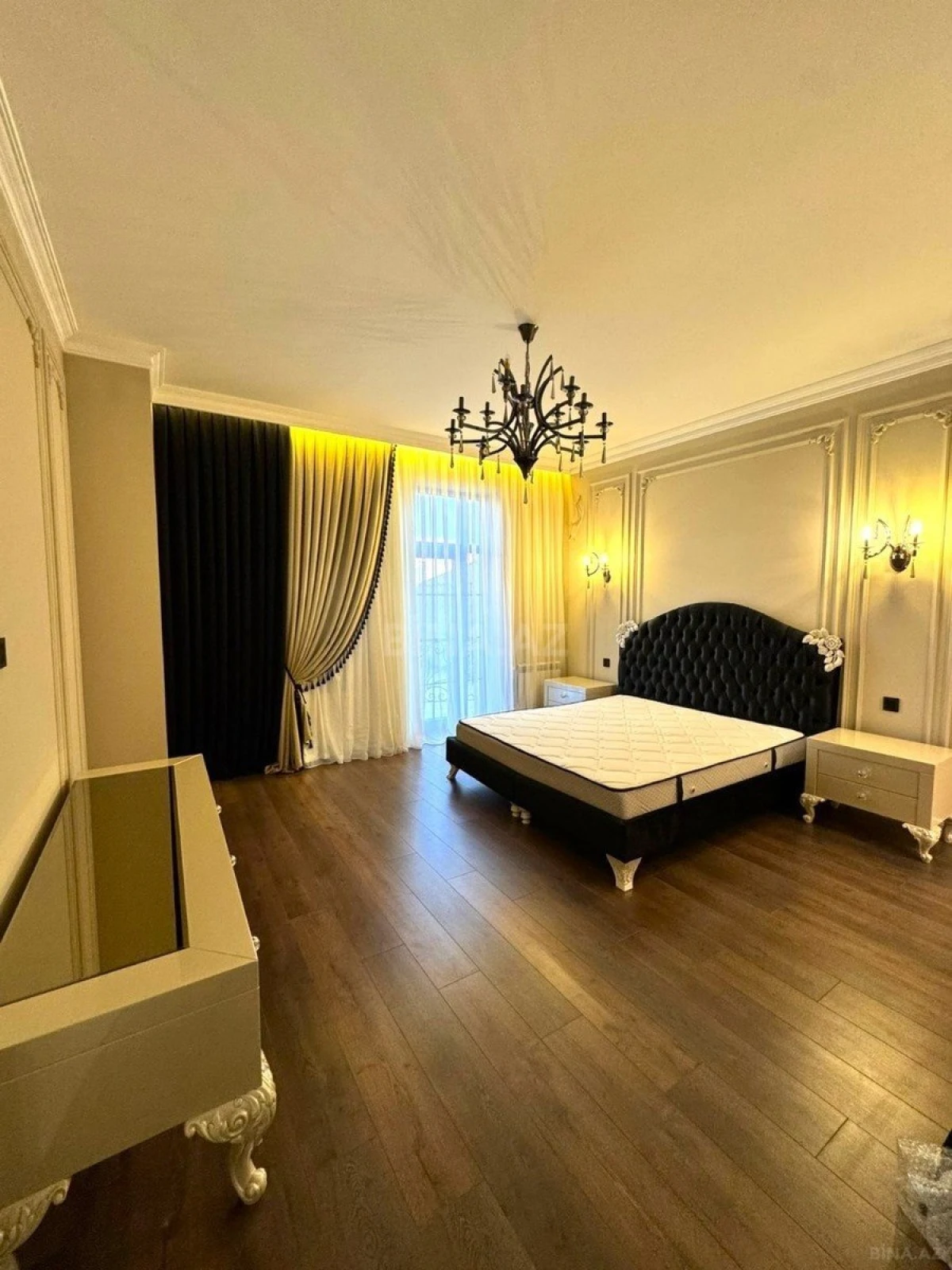 Satılır 5 otaqlı həyət evi 460 m²