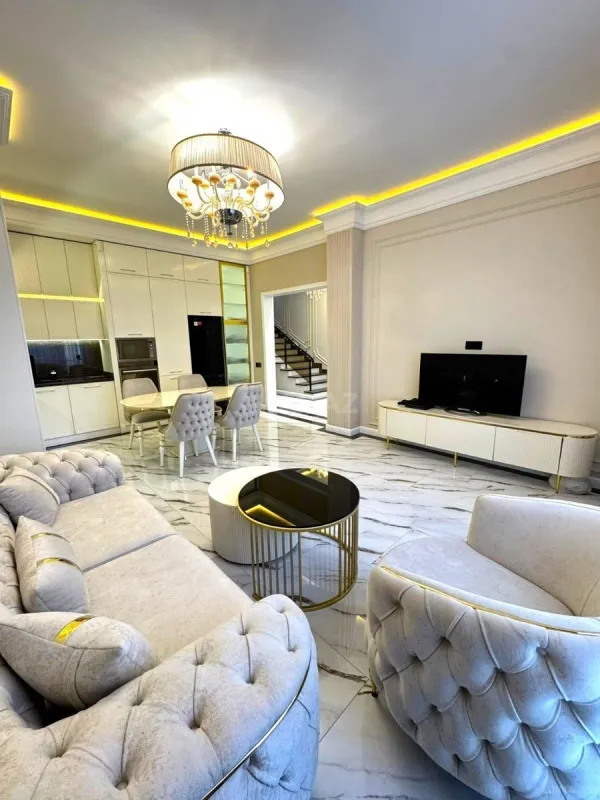Satılır 5 otaqlı həyət evi 460 m²