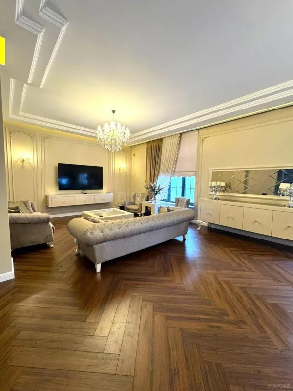 Satılır 5 otaqlı həyət evi 460 m²