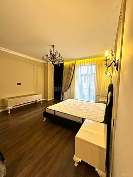 Satılır 5 otaqlı həyət evi 460 m²