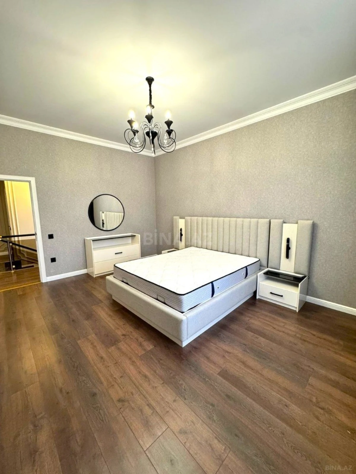 Satılır 5 otaqlı həyət evi 460 m²