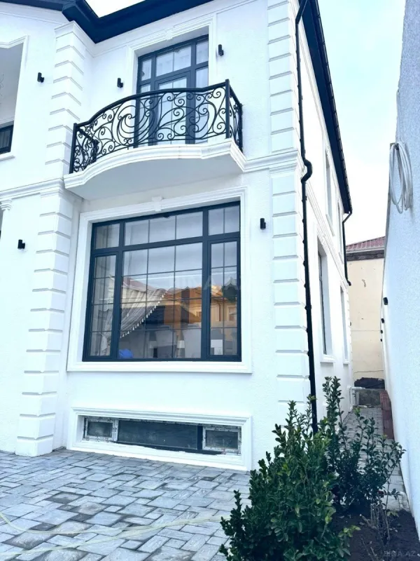 Satılır 5 otaqlı həyət evi 460 m²