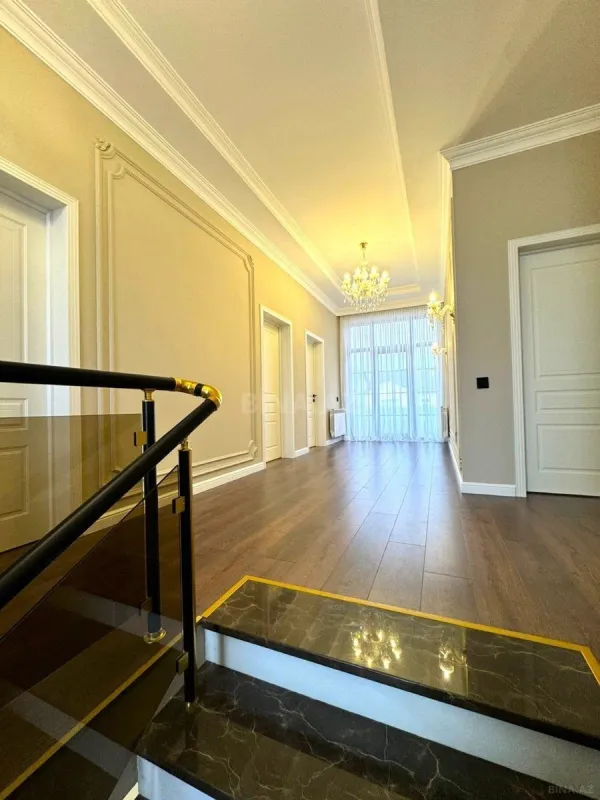 Satılır 5 otaqlı həyət evi 460 m²