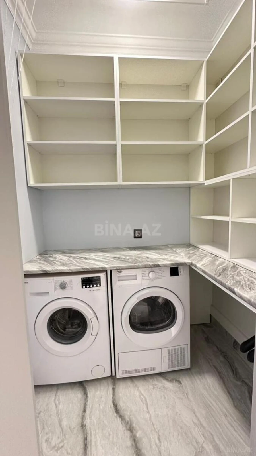 Satılır 2 otaqlı mənzil 79 m²