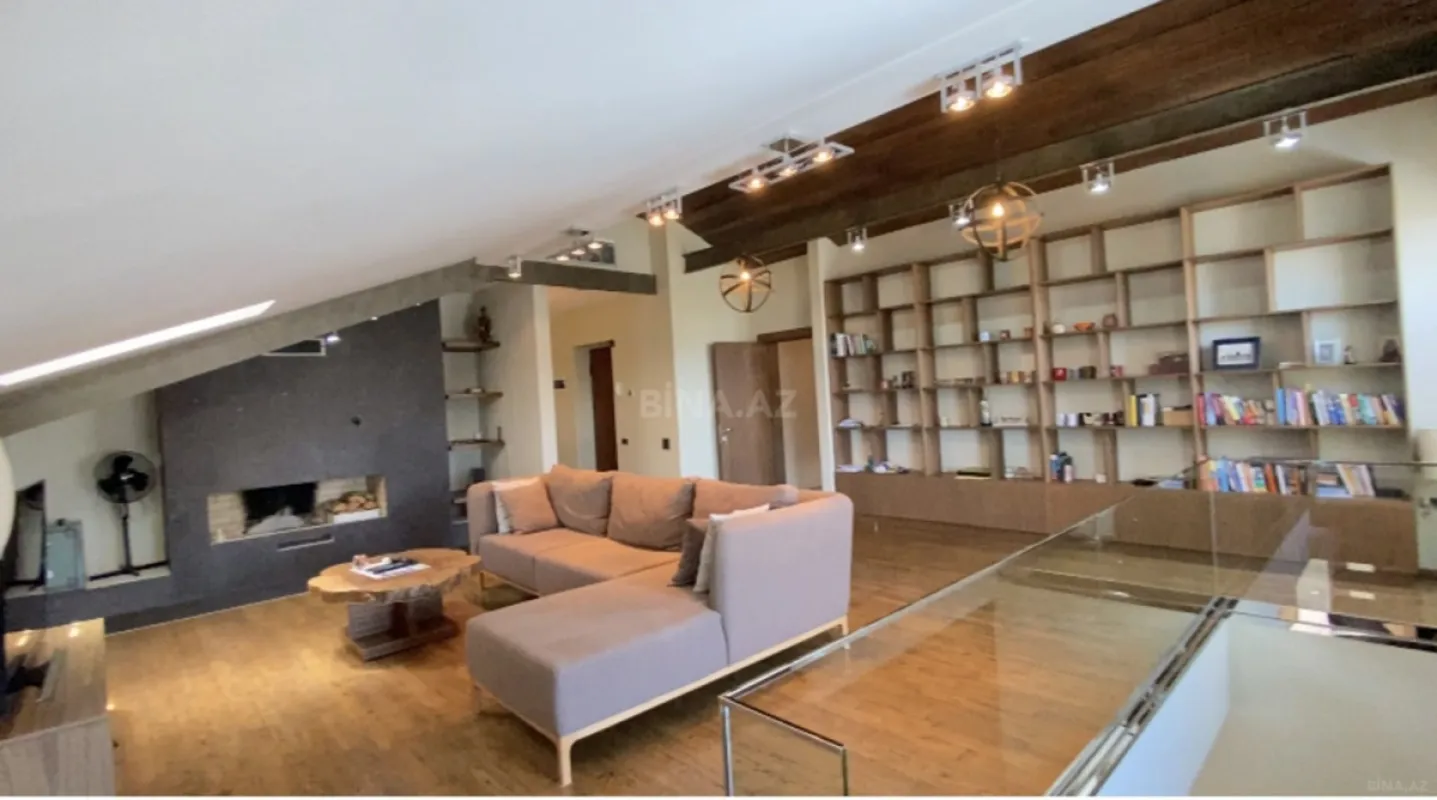 Satılır 5 otaqlı mənzil 240 m²