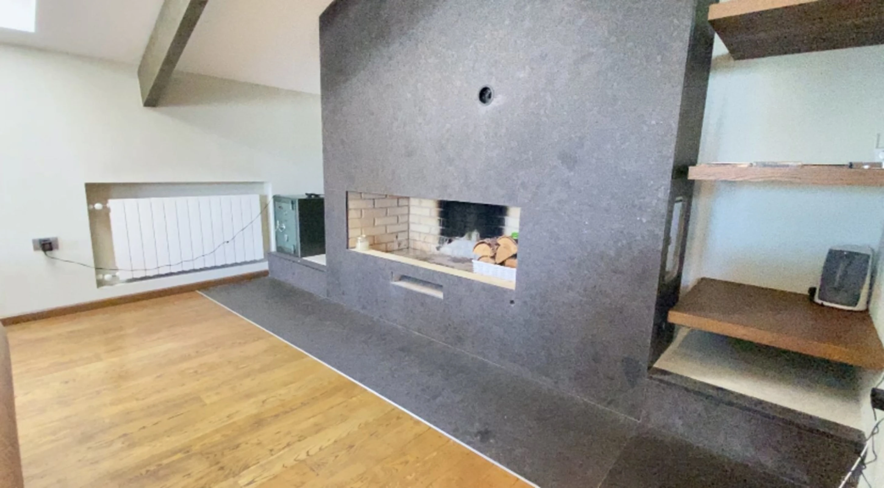 Satılır 5 otaqlı mənzil 240 m²