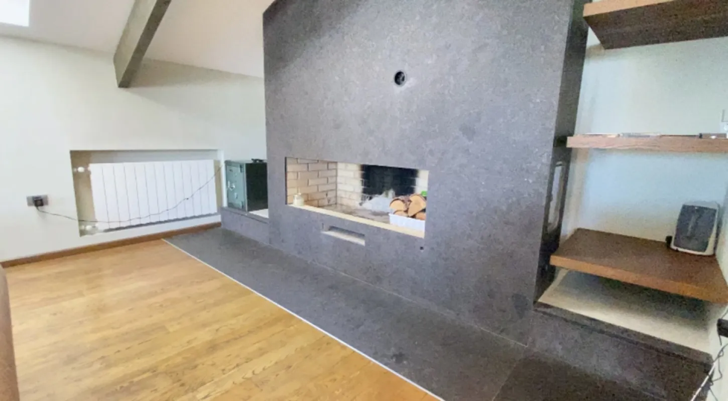 Satılır 5 otaqlı mənzil 240 m²