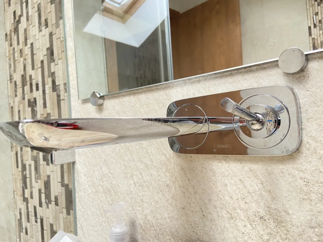 Satılır 5 otaqlı mənzil 240 m²