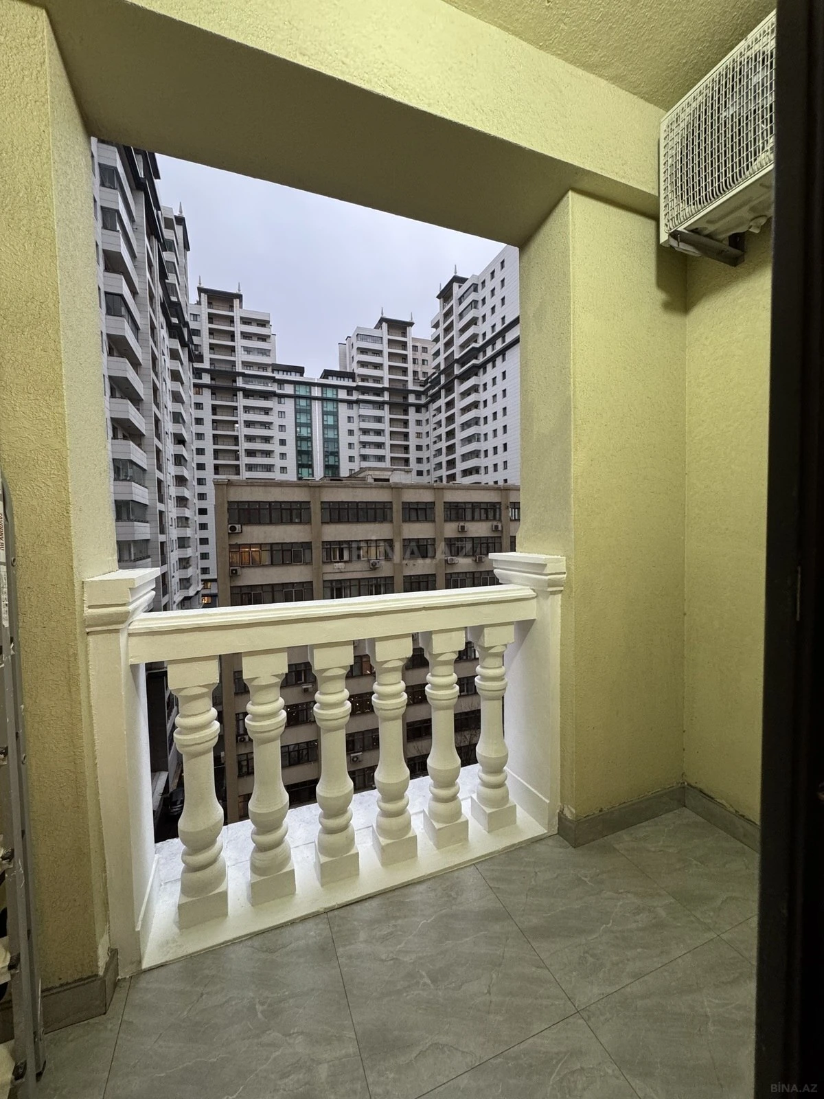 Satılır 2 otaqlı mənzil 86 m²