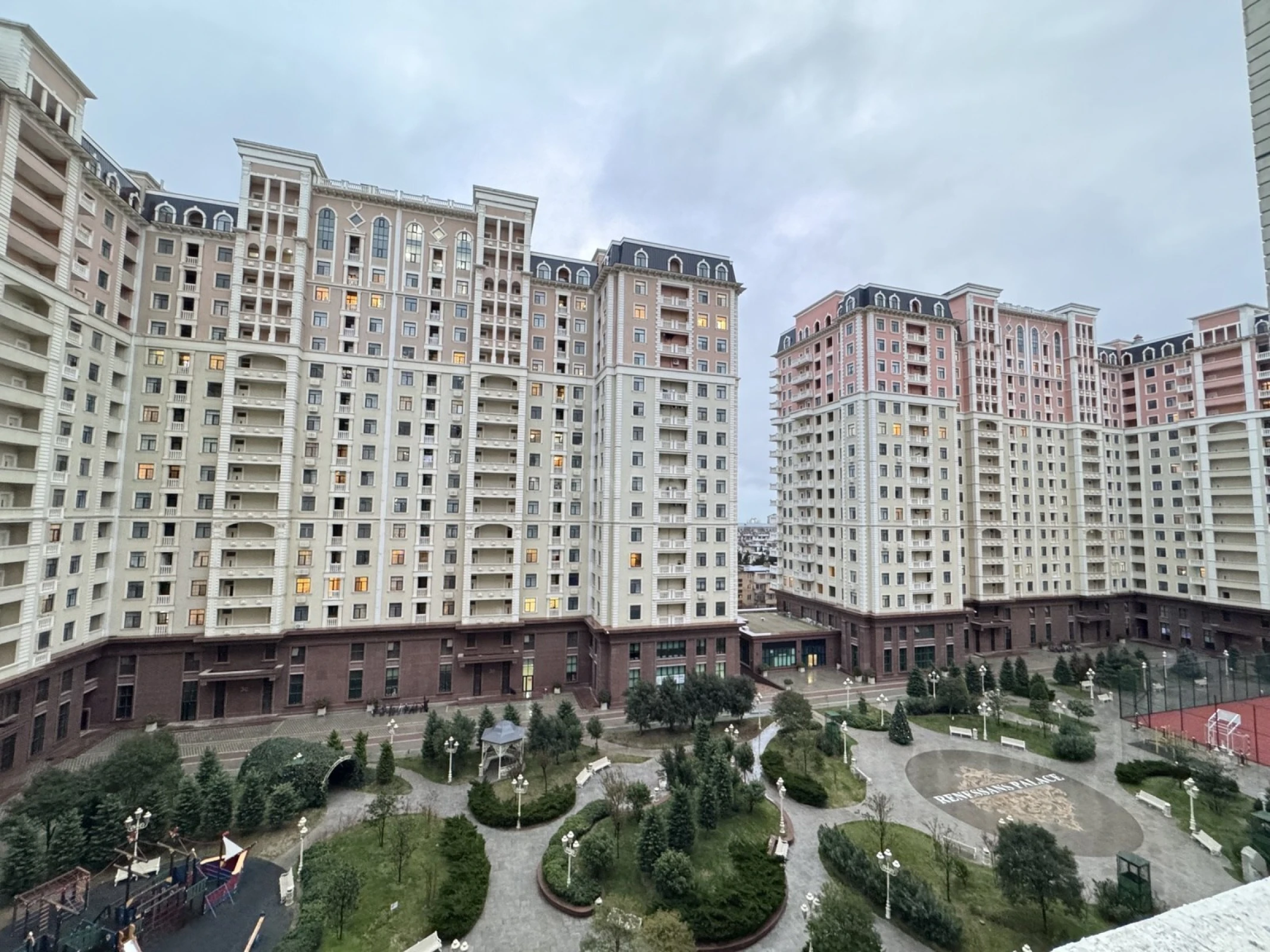 Satılır 2 otaqlı mənzil 86 m²