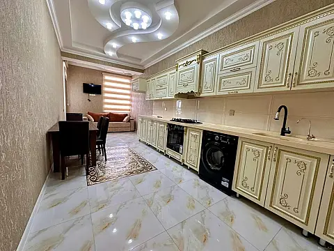 Satılır 3 otaqlı mənzil 150 m²
