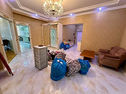 Satılır 3 otaqlı mənzil 150 m²