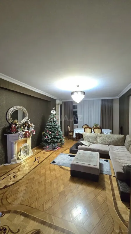 Satılır 3 otaqlı mənzil 155 m²