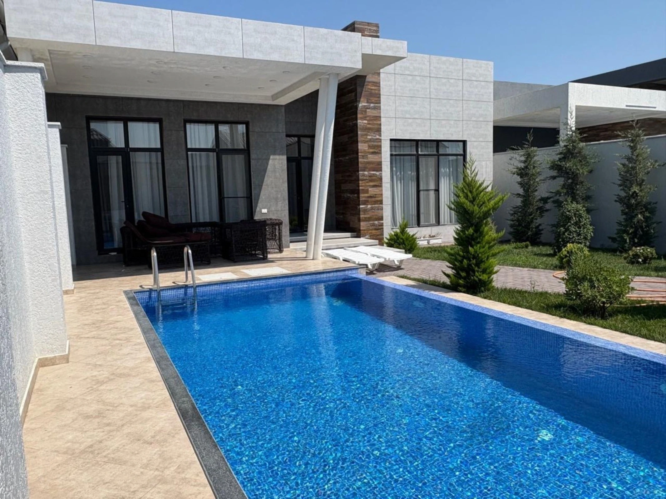 Kirayə verilir 4 otaqlı həyət evi 280 m²
