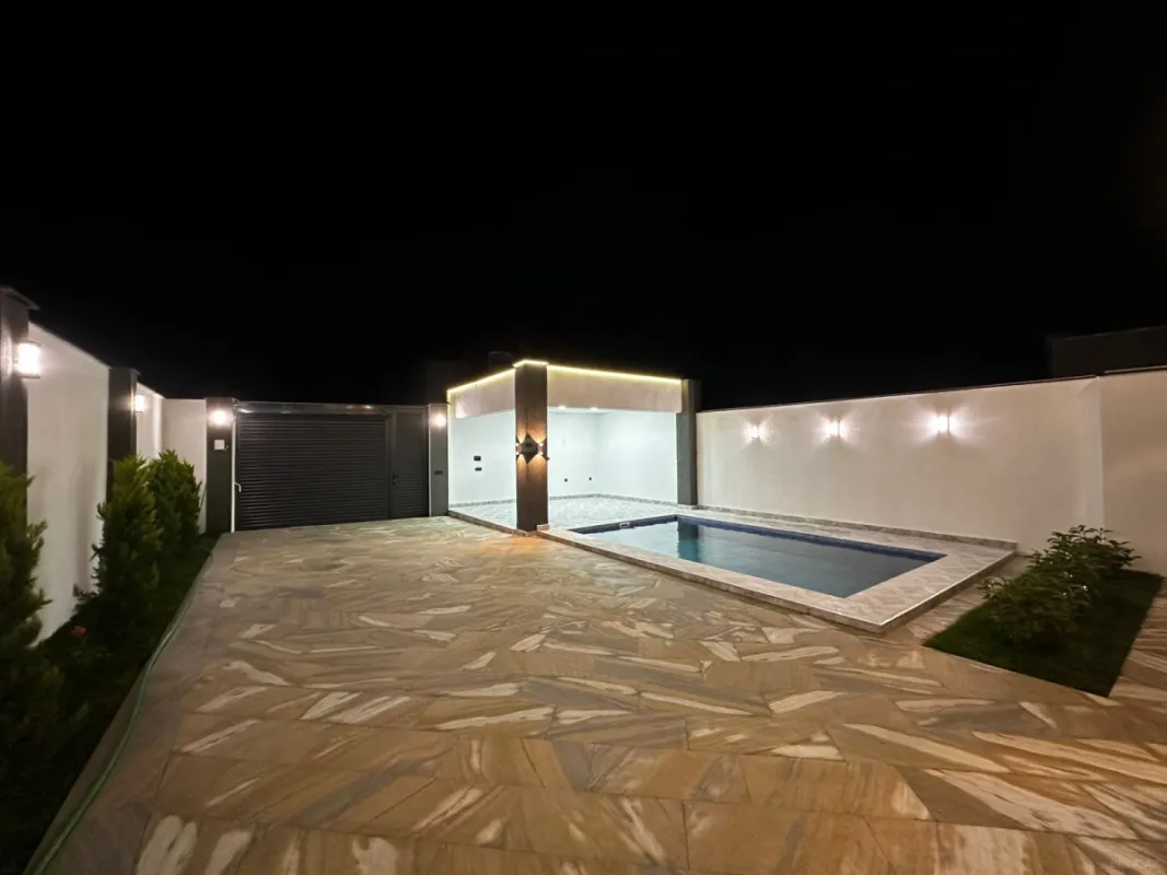 Satılır 4 otaqlı həyət evi 150 m²