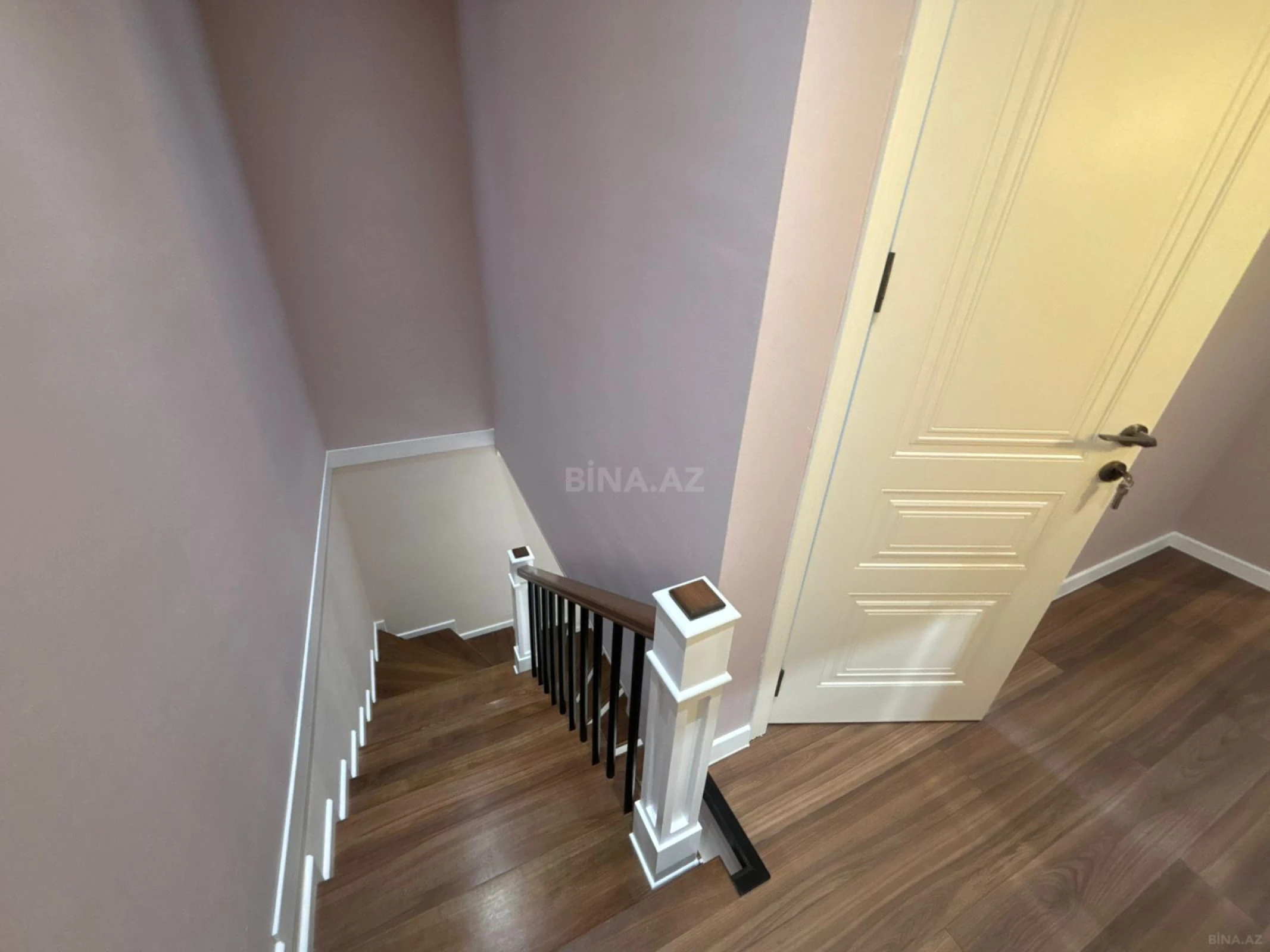 Satılır 4 otaqlı həyət evi 180 m²