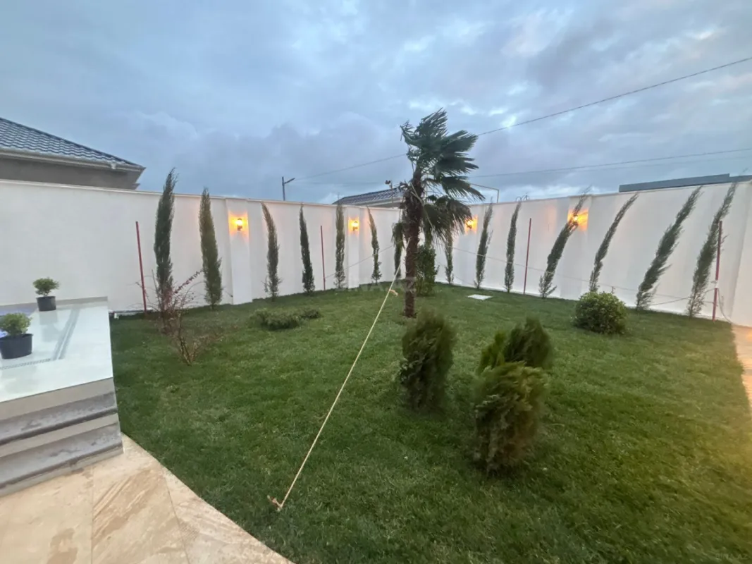 Satılır 4 otaqlı həyət evi 180 m²