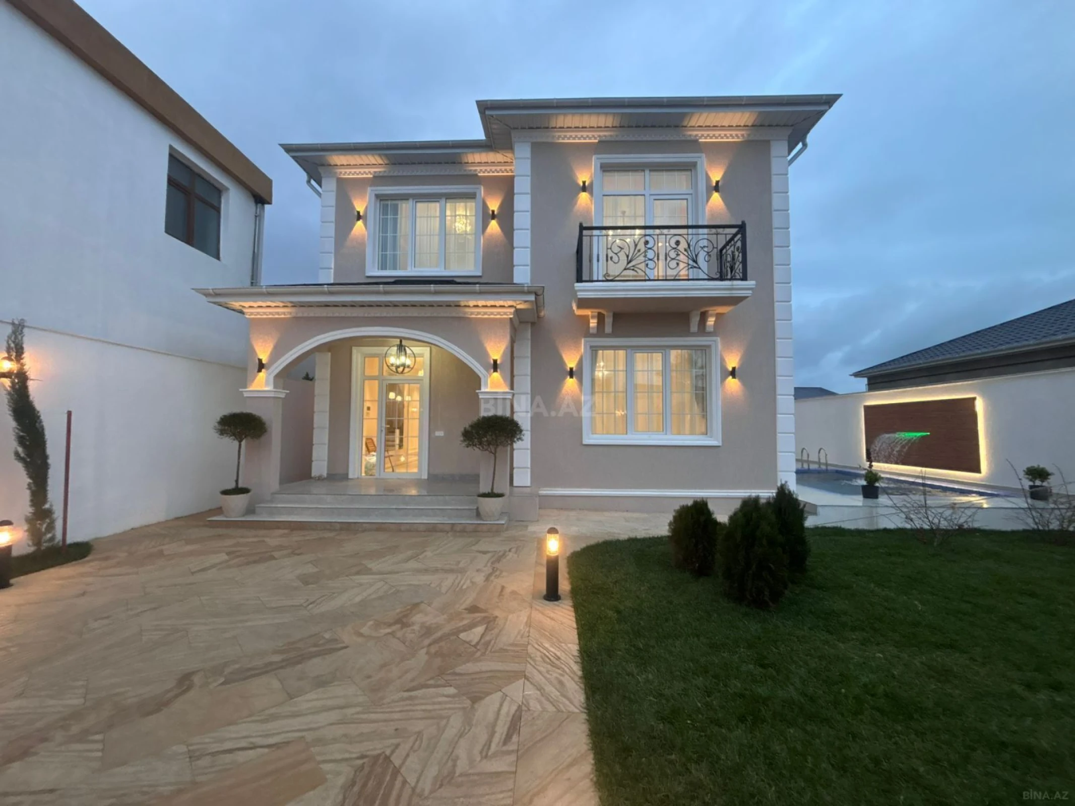 Satılır 4 otaqlı həyət evi 180 m²